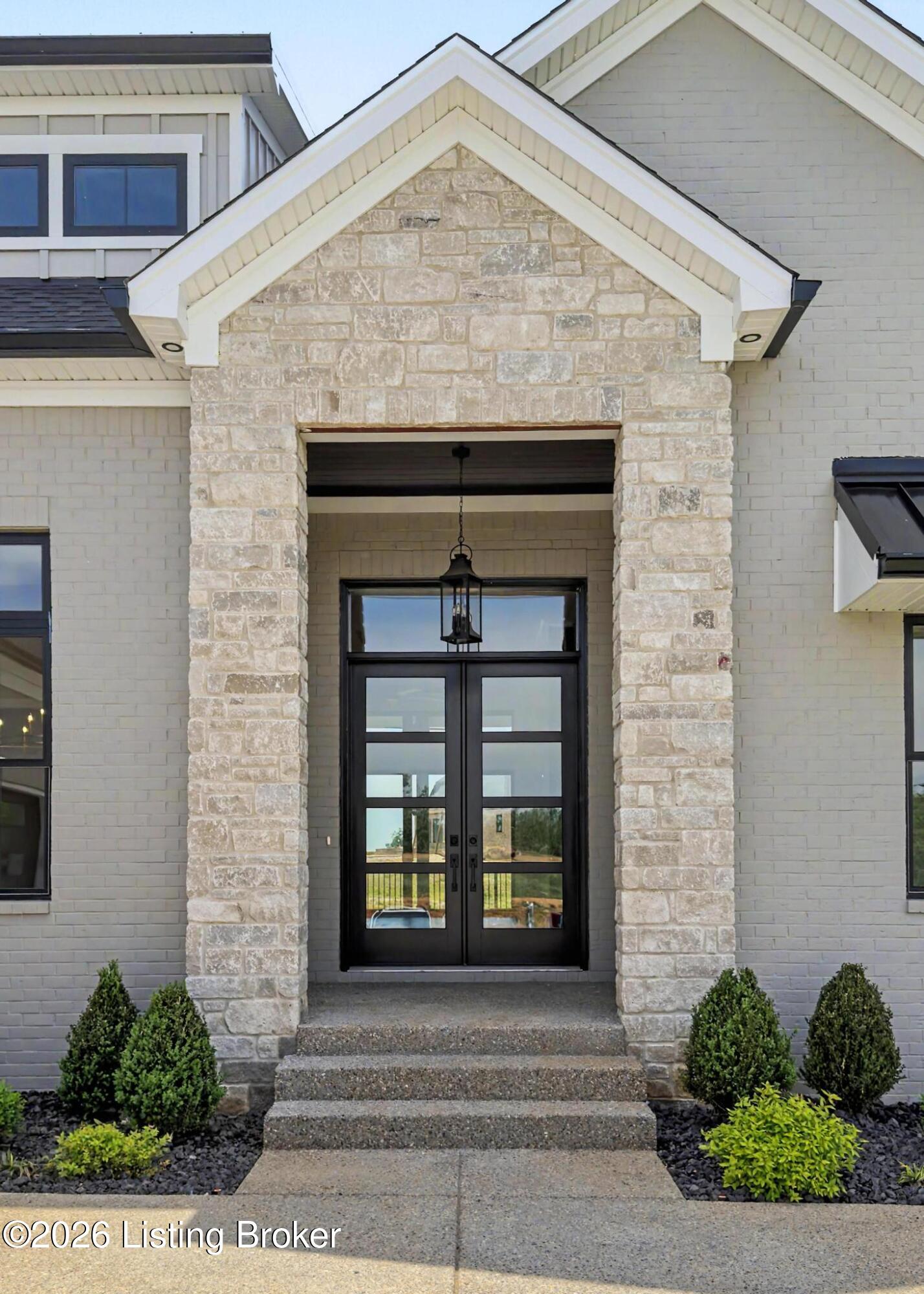 4002 Paramont Commons