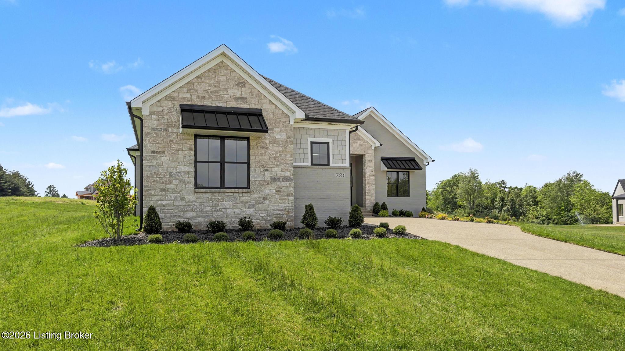4002 Paramont Commons