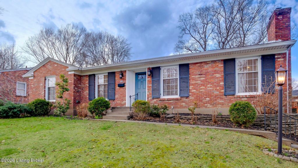 Photo of 4067 Gilman Ave, Louisville, KY 40207 (MLS # 1711115)