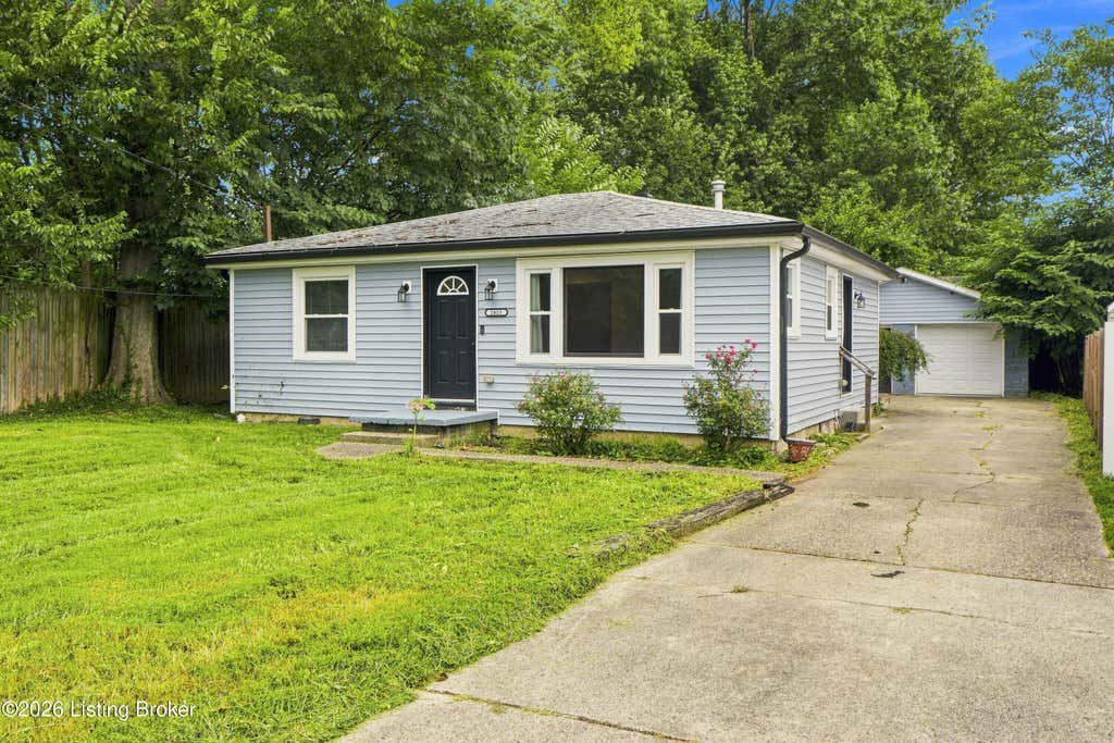 Photo of 2413 Elmore St, Louisville, KY 40216 (MLS # 1726423)
