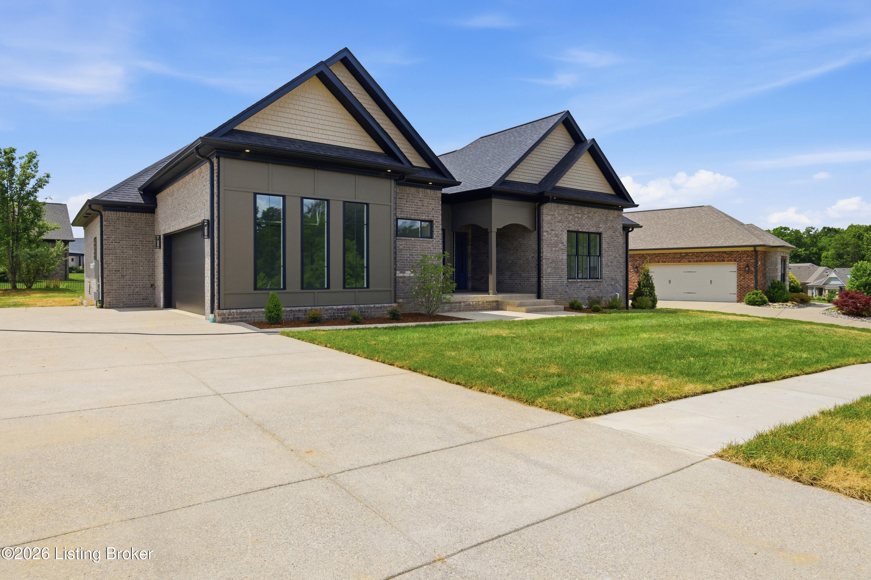 3212 Grand Lakes Dr