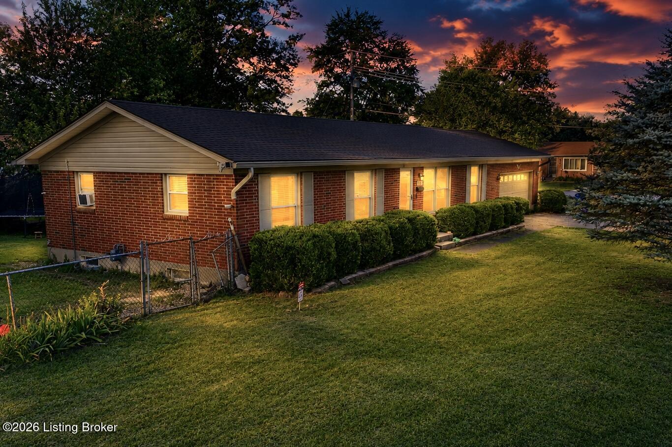 Photo 1 of 42 — 6701 Creston Dr, Louisville, KY 40258