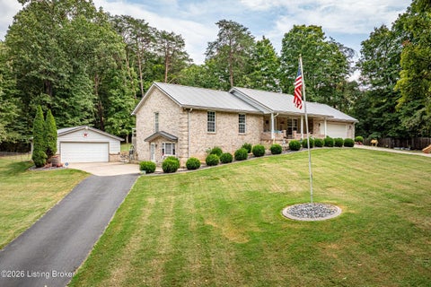 Homes For Sale - 1670 Pine Creek Trail<br/> Shepherdsville, KY 40165