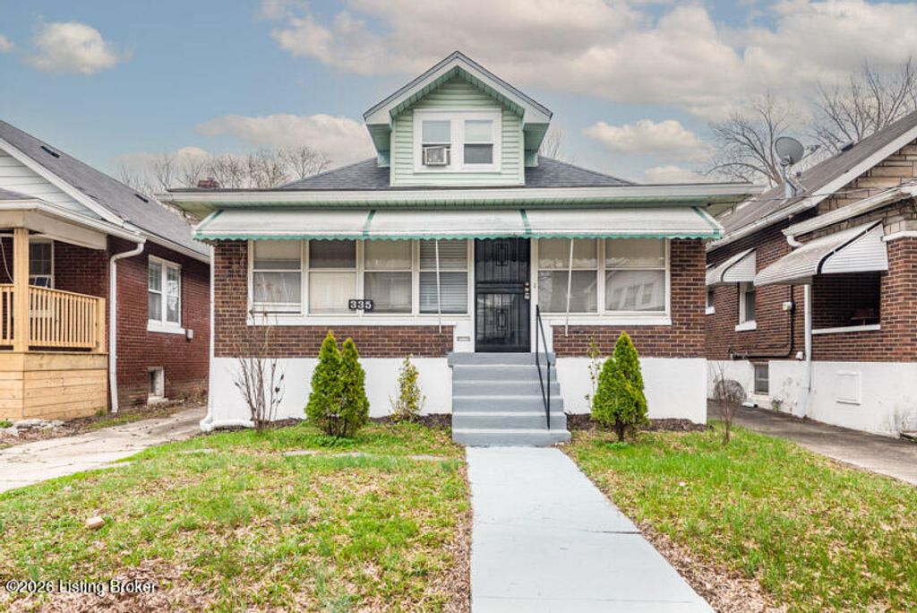 Photo of 335 Glendora Ave, Louisville, KY 40212 (MLS # 1711939)