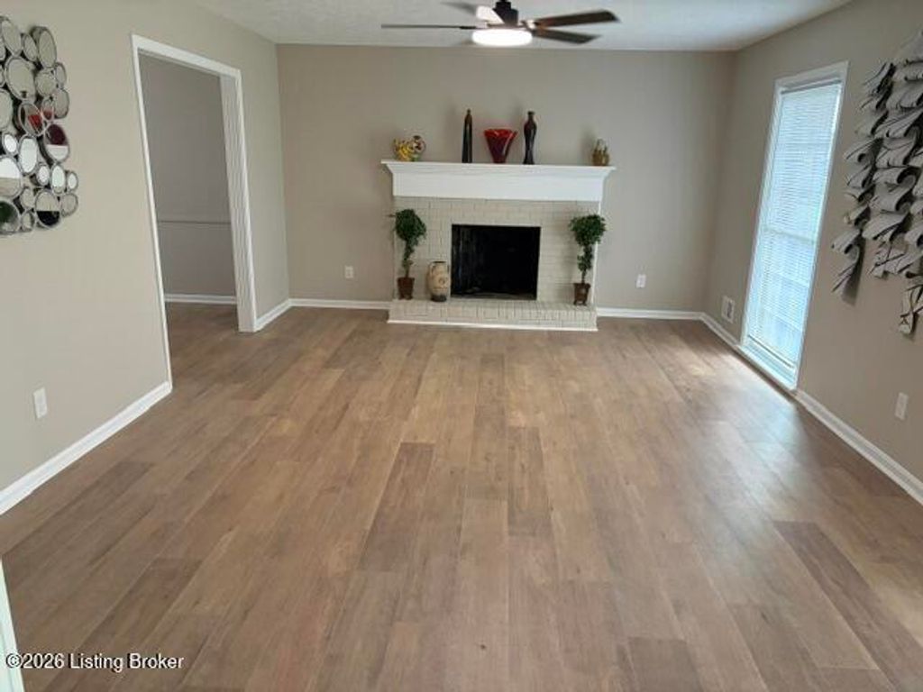 Photo of 8801 Halford Way, Louisville, KY 40299 (MLS # 1723185)