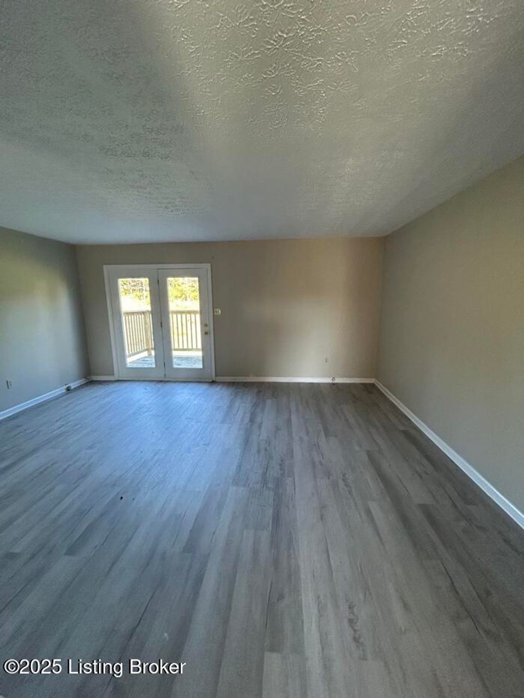 Photo of 1329 Bramblett blvd Blvd, Radcliff, KY 40160 (MLS # 1700189)