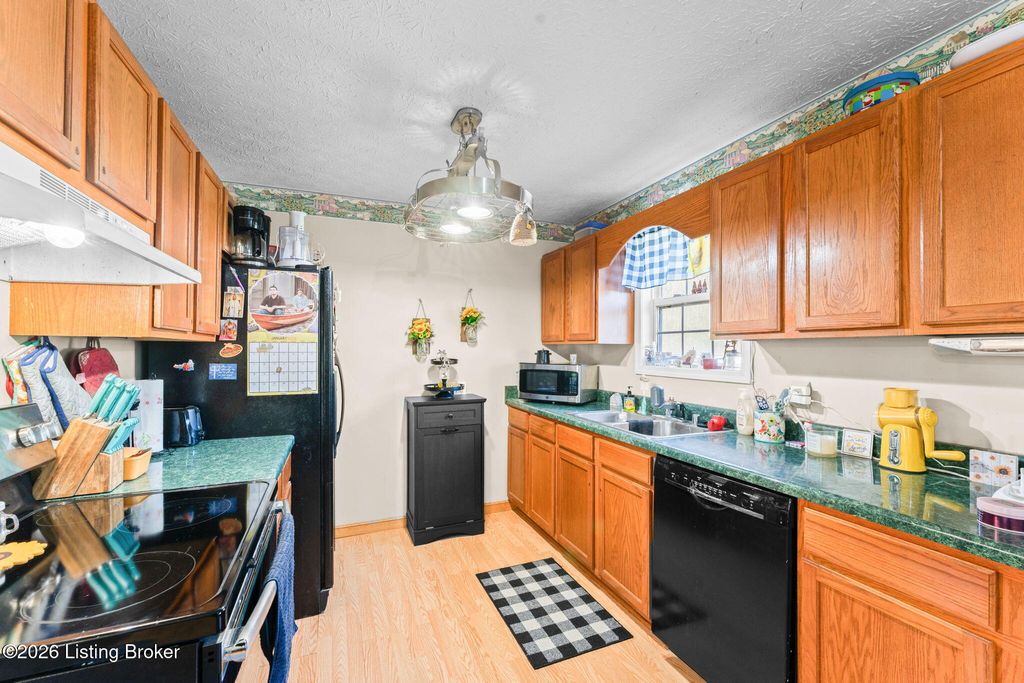 Photo of 65 Windsor Way, Smiths Grove, KY 42171 (MLS # 1707870)