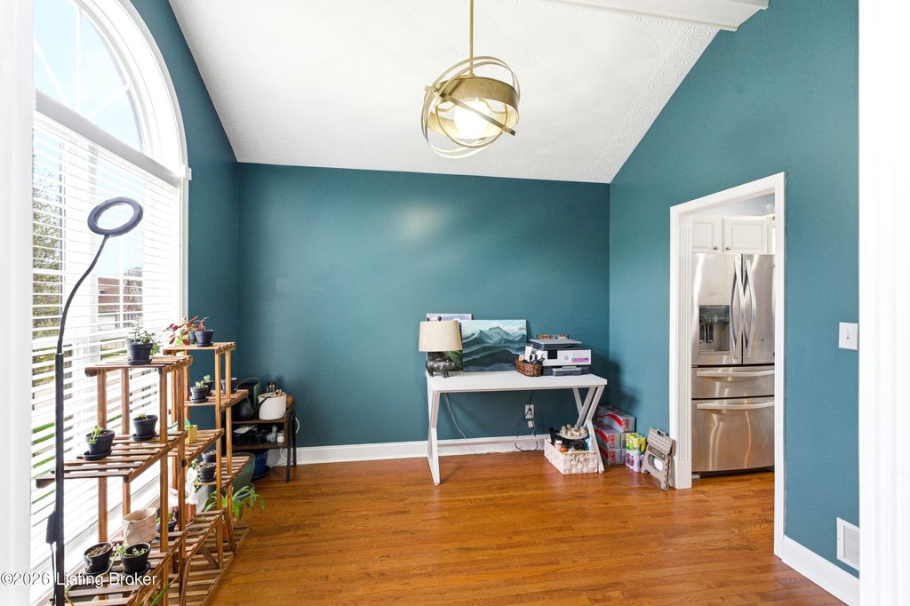 Photo of 517 Chieftain Dr, Louisville, KY 40118 (MLS # 1712259)