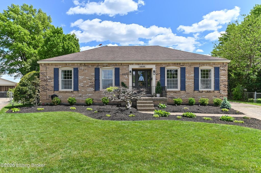 Photo of 4606 Stormon Ct, Louisville, KY 40220 (MLS # 1714981)