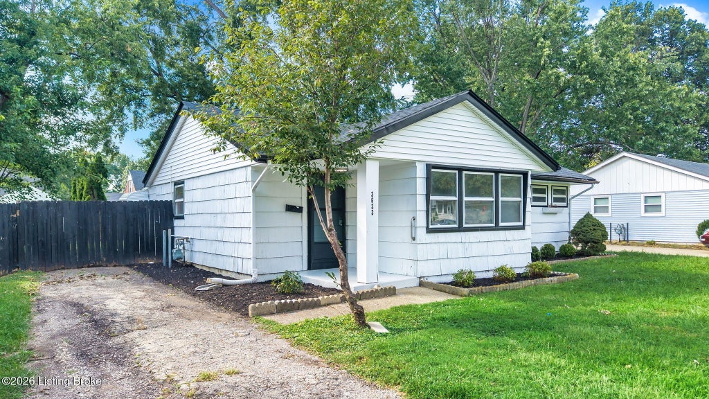 Photo of 3633 Johnston Way, Louisville, KY 40220 (MLS # 1729328)