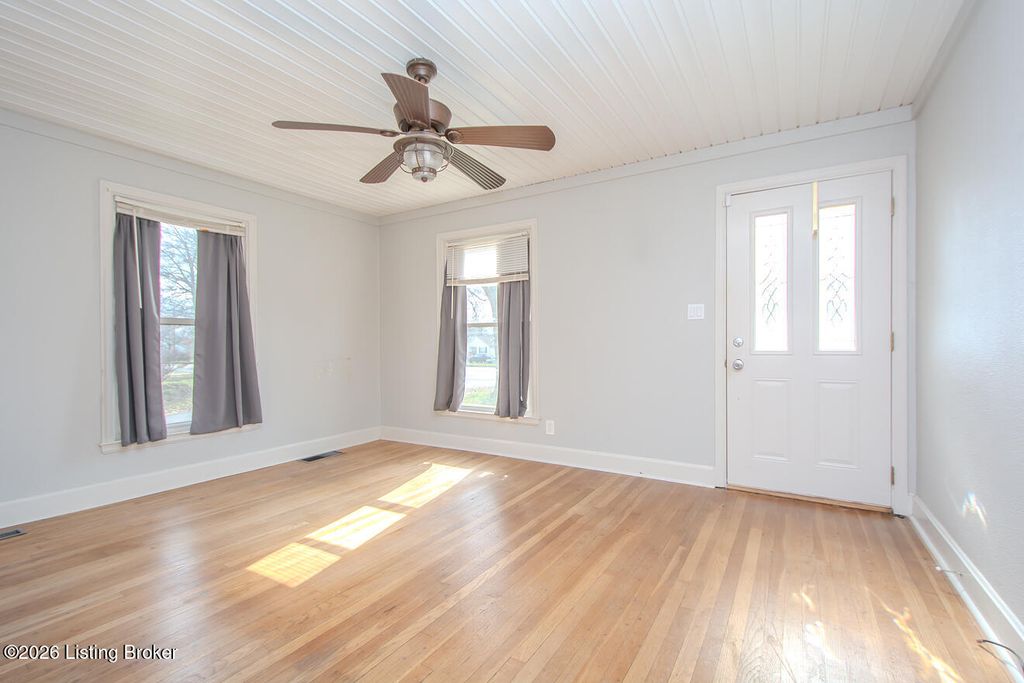 Photo of 801 Algonquin Pkwy, Louisville, KY 40208 (MLS # 1710377)