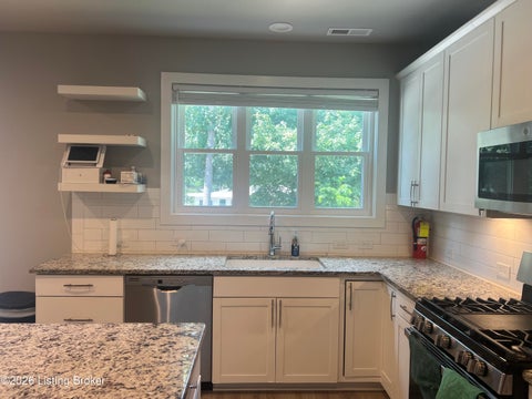 Tiny photo for 6107 Ledgerock Cove Pl, Louisville, KY 40219 (MLS # 1728963)