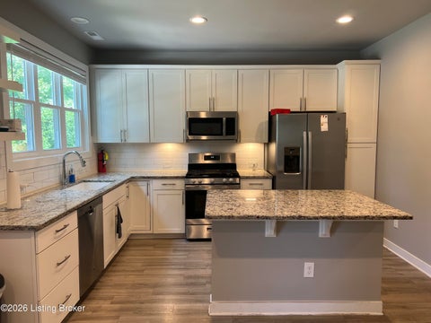 Tiny photo for 6107 Ledgerock Cove Pl, Louisville, KY 40219 (MLS # 1728963)