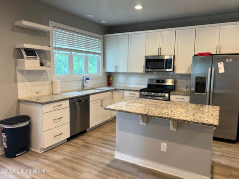 Tiny photo for 6107 Ledgerock Cove Pl, Louisville, KY 40219 (MLS # 1728963)