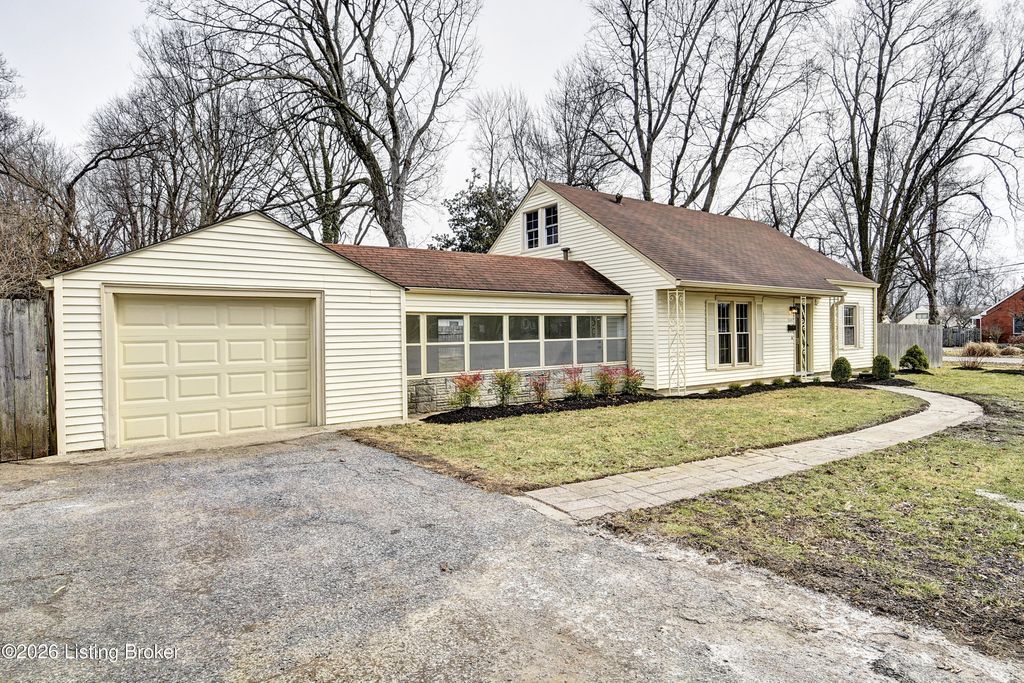 Photo of 3047 Bon Air Ave, Louisville, KY 40205 (MLS # 1709867)