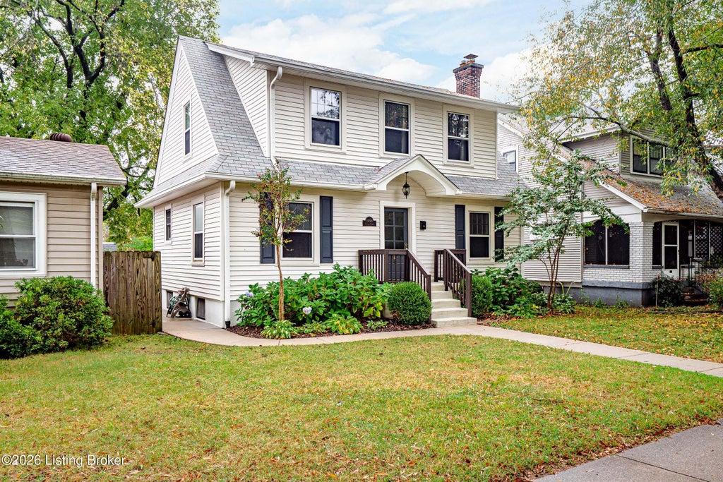 Photo of 1894 Ivanhoe Ct, Louisville, KY 40205 (MLS # 1732275)