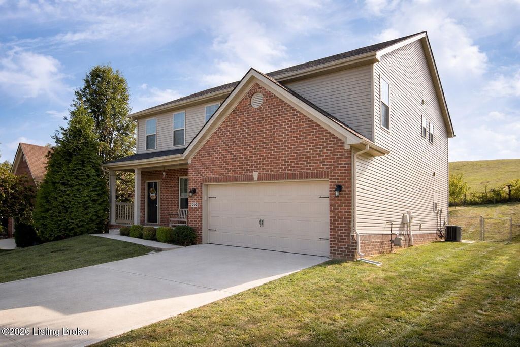 Photo of 332 White Cliffs Ln, Frankfort, KY 40601 (MLS # 1712691)