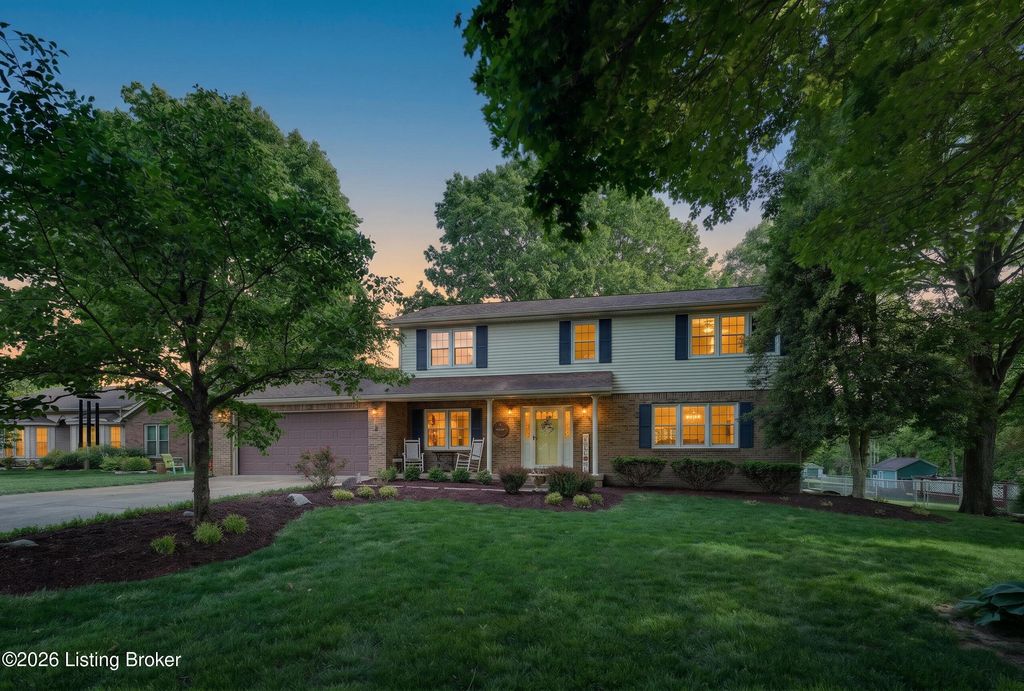 Photo of 237 Poplar Trace, Elizabethtown, KY 42701 (MLS # 1715434)