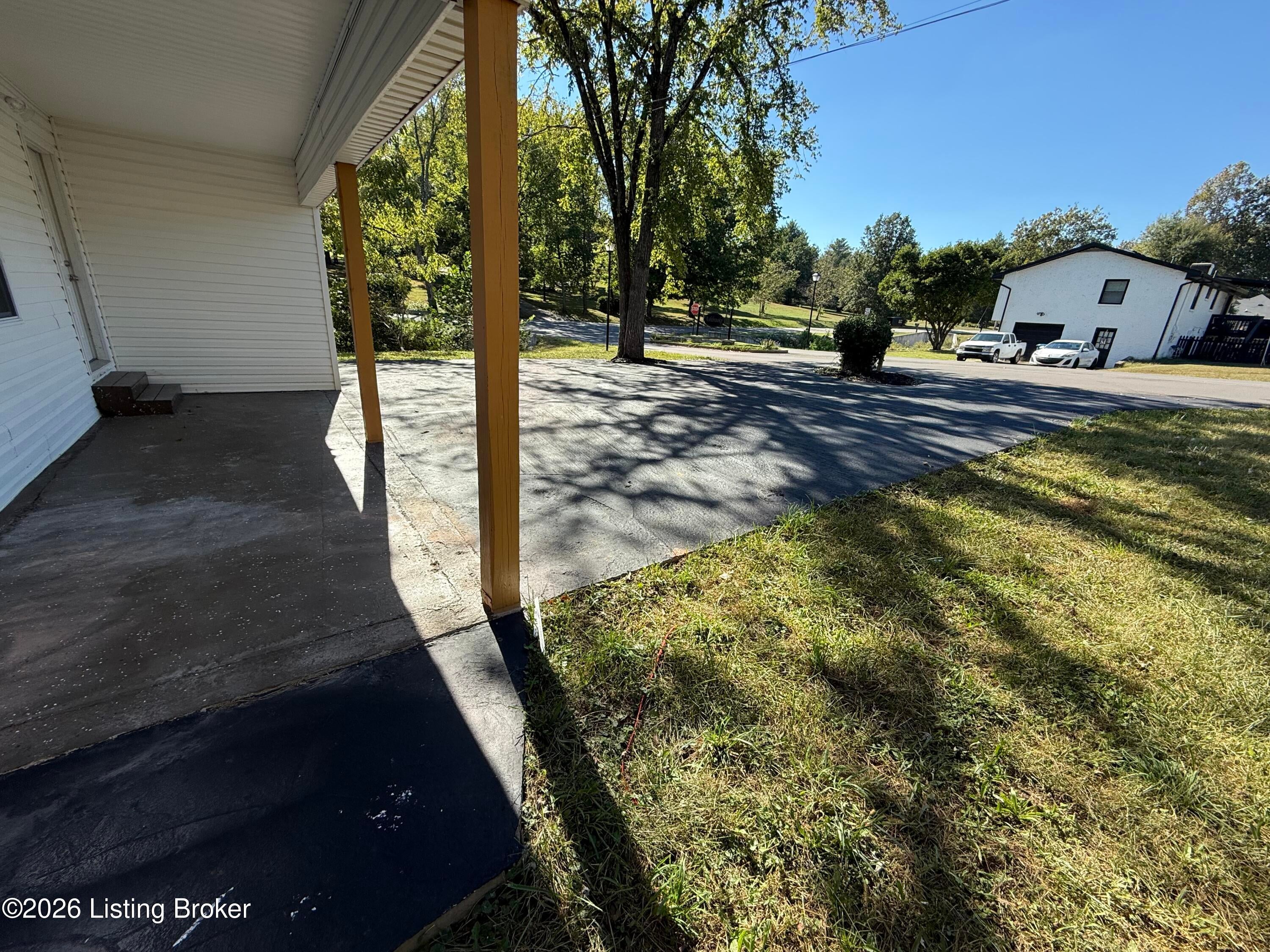 6652 Ashbrooke Dr