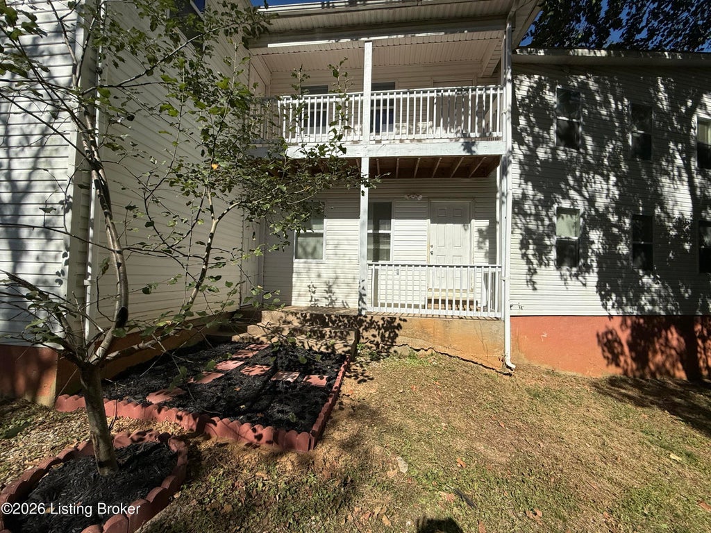 Photo of 6652 Ashbrooke Dr, Pewee Valley, KY 40056 (MLS # 1730889)