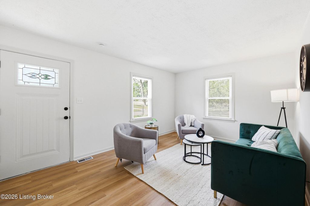 Photo of 1024 Seelbach Ave, Louisville, KY 40215 (MLS # 1715938)