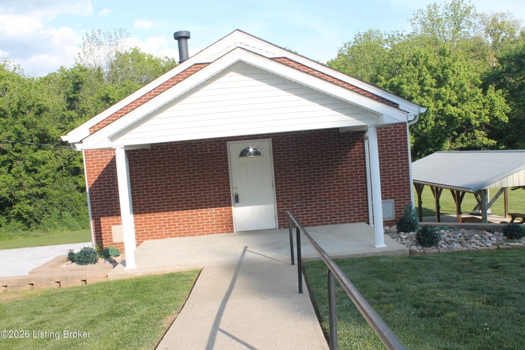 Photo of 475 Old Preston Hwy, Shepherdsville, KY 40165 (MLS # 1716333)