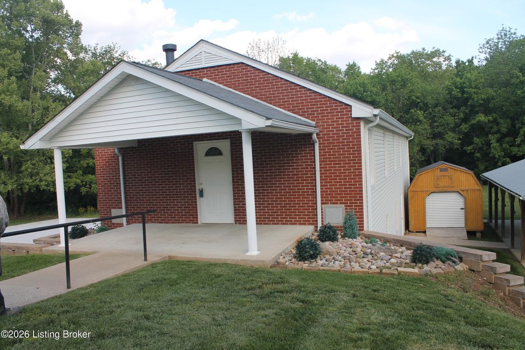 Photo of 475 Old Preston Hwy, Shepherdsville, KY 40165 (MLS # 1716333)
