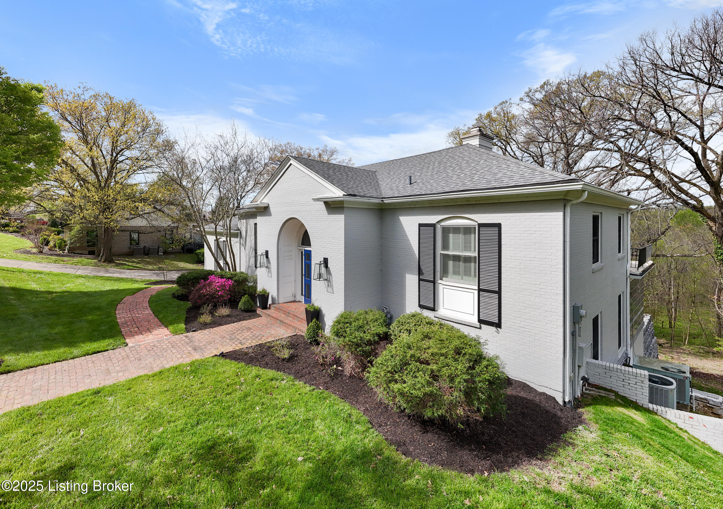 1002 Alta Cir, Louisville, Pennsylvania image 3