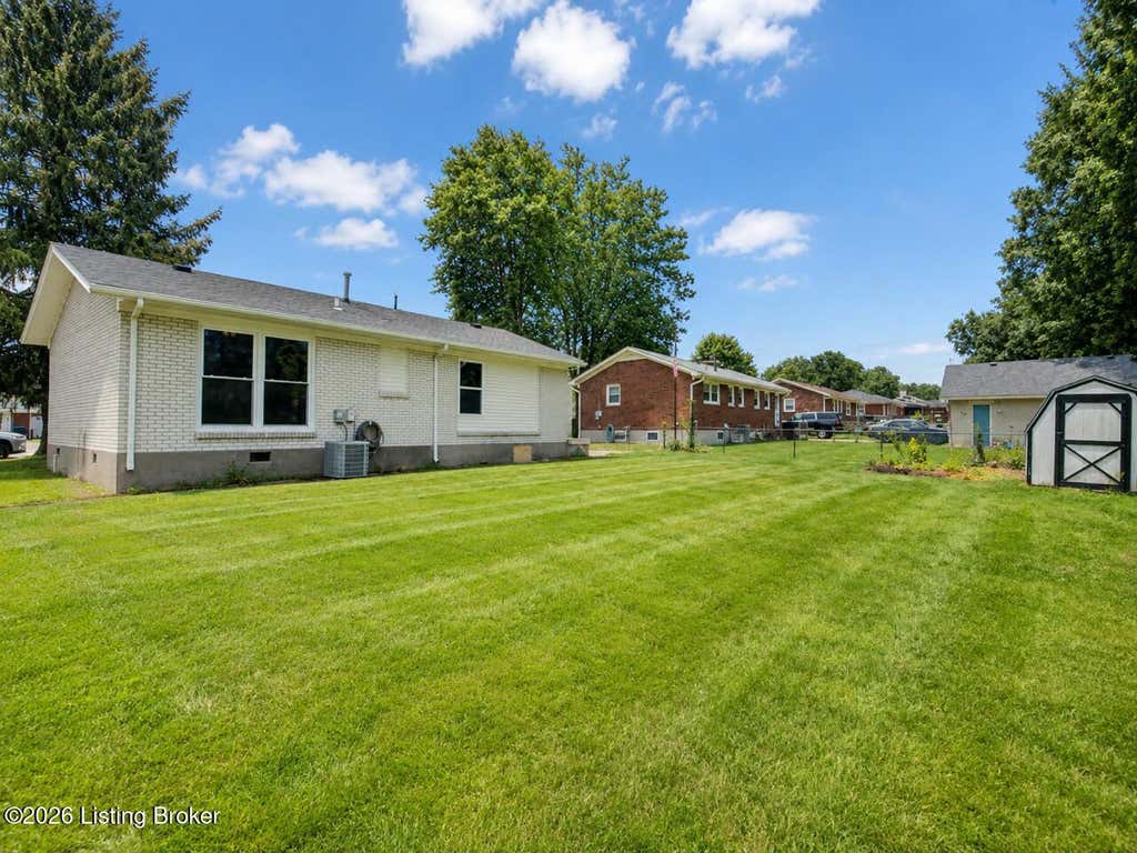 Photo of 8006 Annella Way, Louisville, KY 40219 (MLS # 1723910)