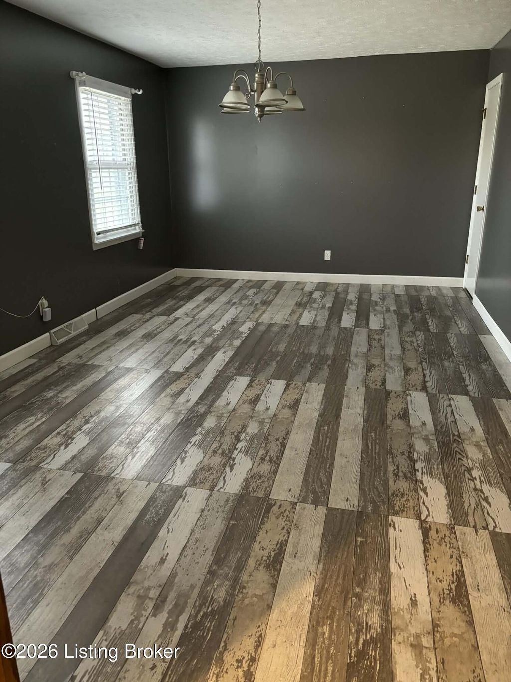 Photo of 507 Spring St, Shelbyville, KY 40065 (MLS # 1710299)