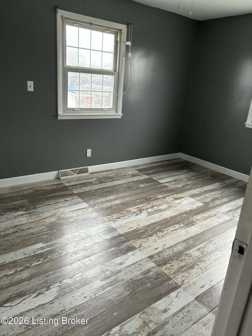 Photo of 507 Spring St, Shelbyville, KY 40065 (MLS # 1710299)