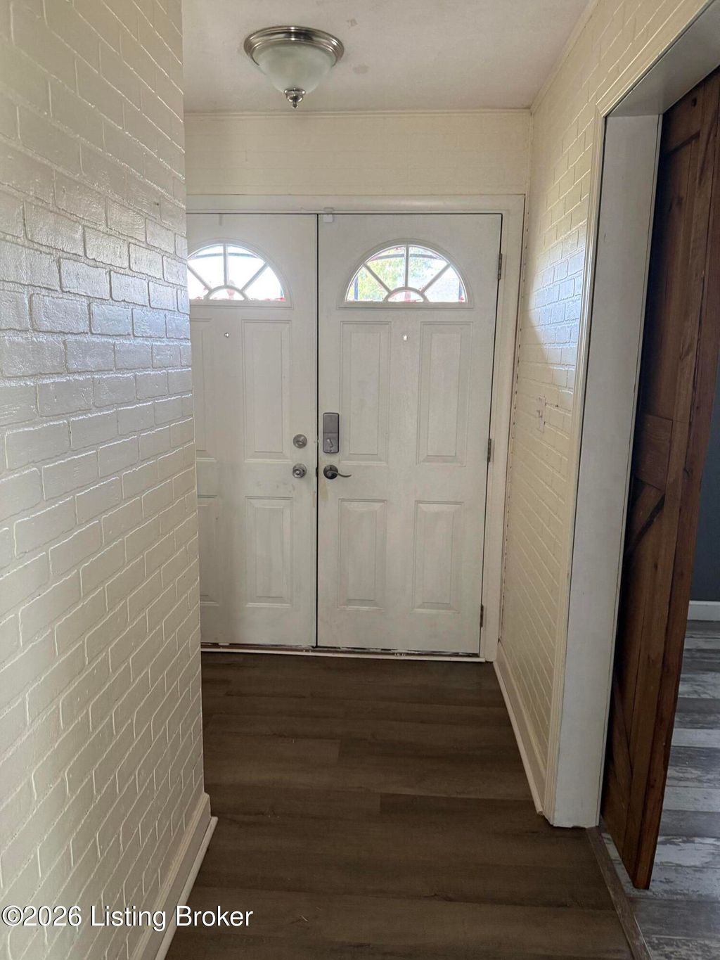 Photo of 507 Spring St, Shelbyville, KY 40065 (MLS # 1710299)