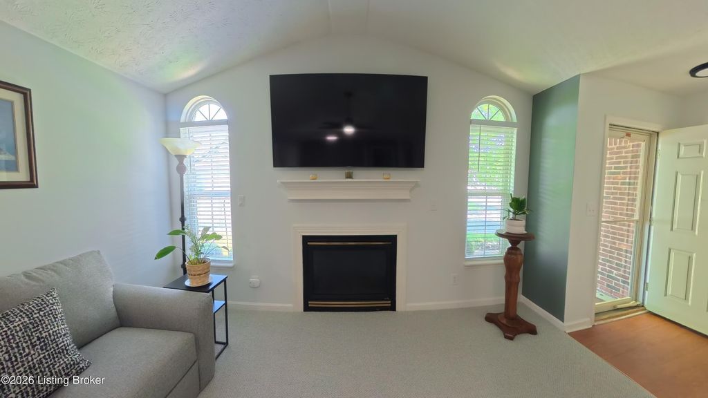 Photo of 11309 Ridge Lake Dr, Louisville, KY 40272 (MLS # 1718180)