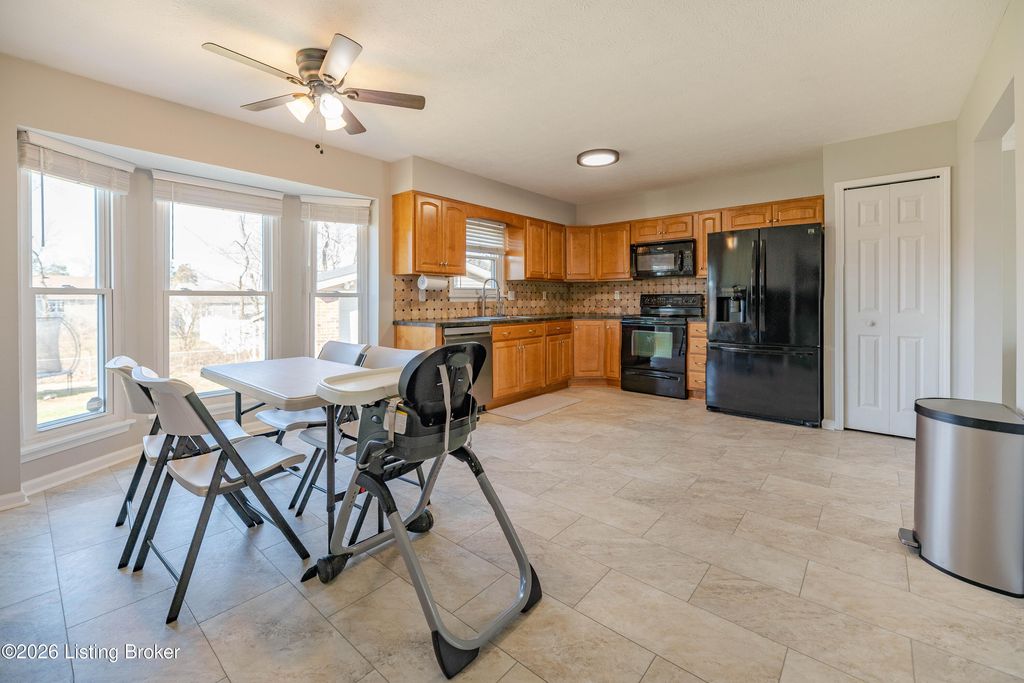 Photo of 4212 Seagrape Rd, Louisville, KY 40299 (MLS # 1707395)