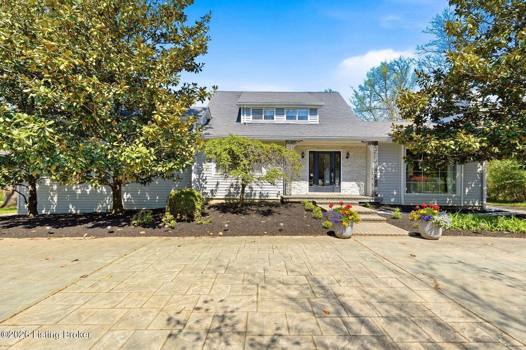 Photo of 11805 Cedardale Rd, Anchorage, KY 40223 (MLS # 1713523)