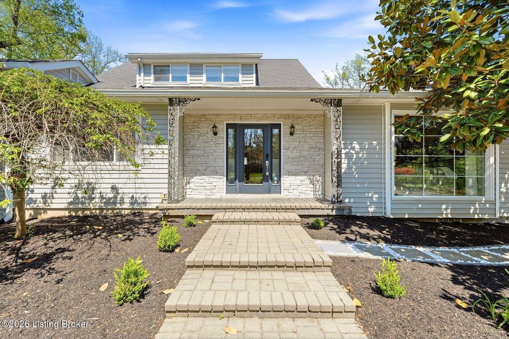 Photo of 11805 Cedardale Rd, Anchorage, KY 40223 (MLS # 1713523)