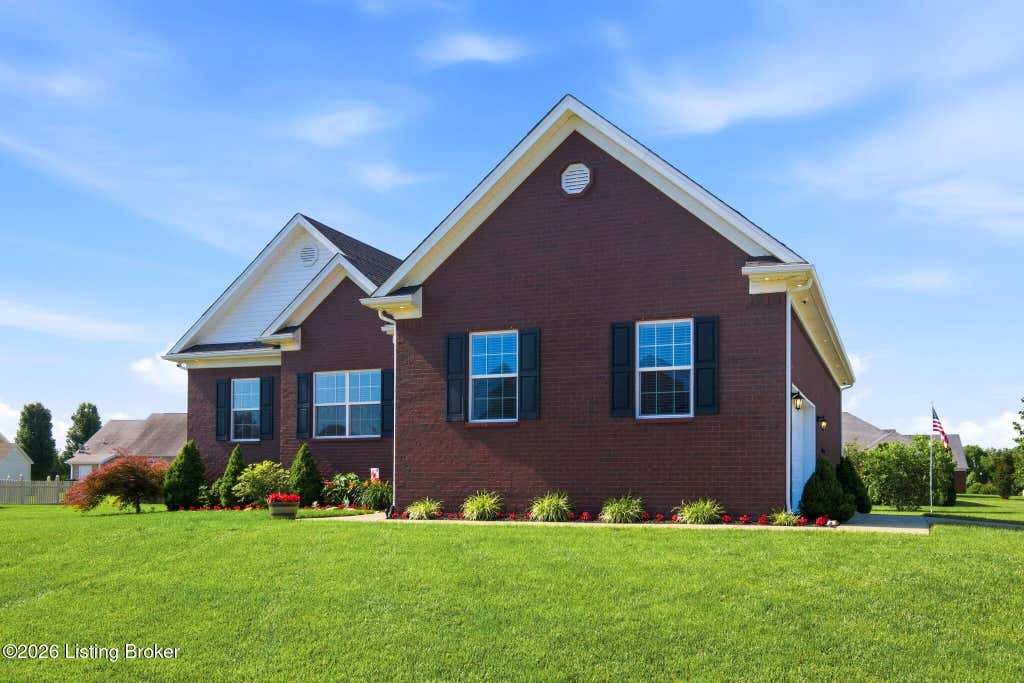 Photo of 421 Golden Wing Rd, Mt Washington, KY 40047 (MLS # 1720761)