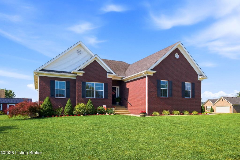 Photo of 421 Golden Wing Rd, Mt Washington, KY 40047 (MLS # 1720761)
