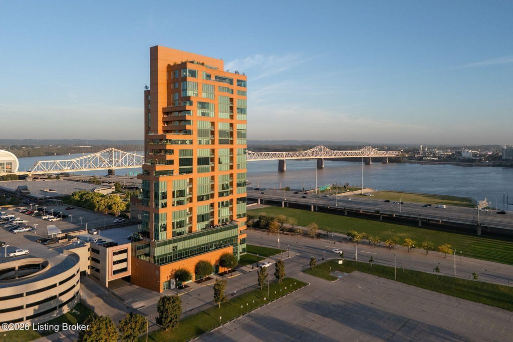 Photo of 222 E Witherspoon St #1801, Louisville, KY 40202 (MLS # 1717928)