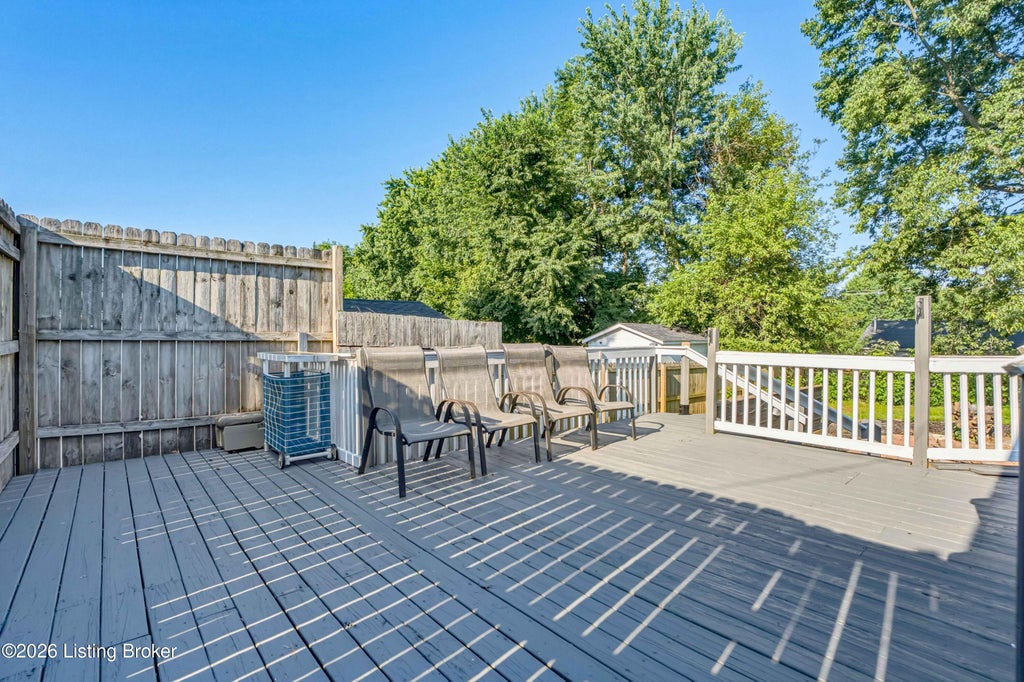 Photo of 123 Eastview Cir, Shelbyville, KY 40065 (MLS # 1723553)