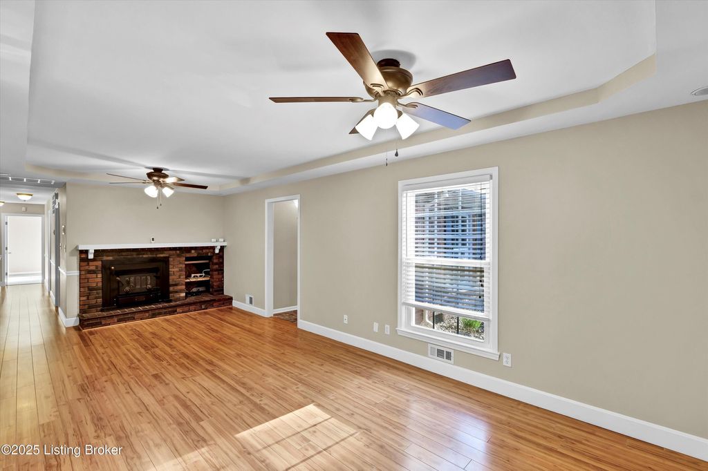 Photo of 11605 Brentlinger Ln, Louisville, KY 40291 (MLS # 1701203)