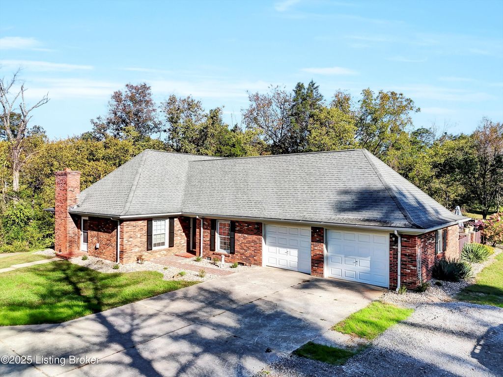 Photo of 11605 Brentlinger Ln, Louisville, KY 40291 (MLS # 1701203)