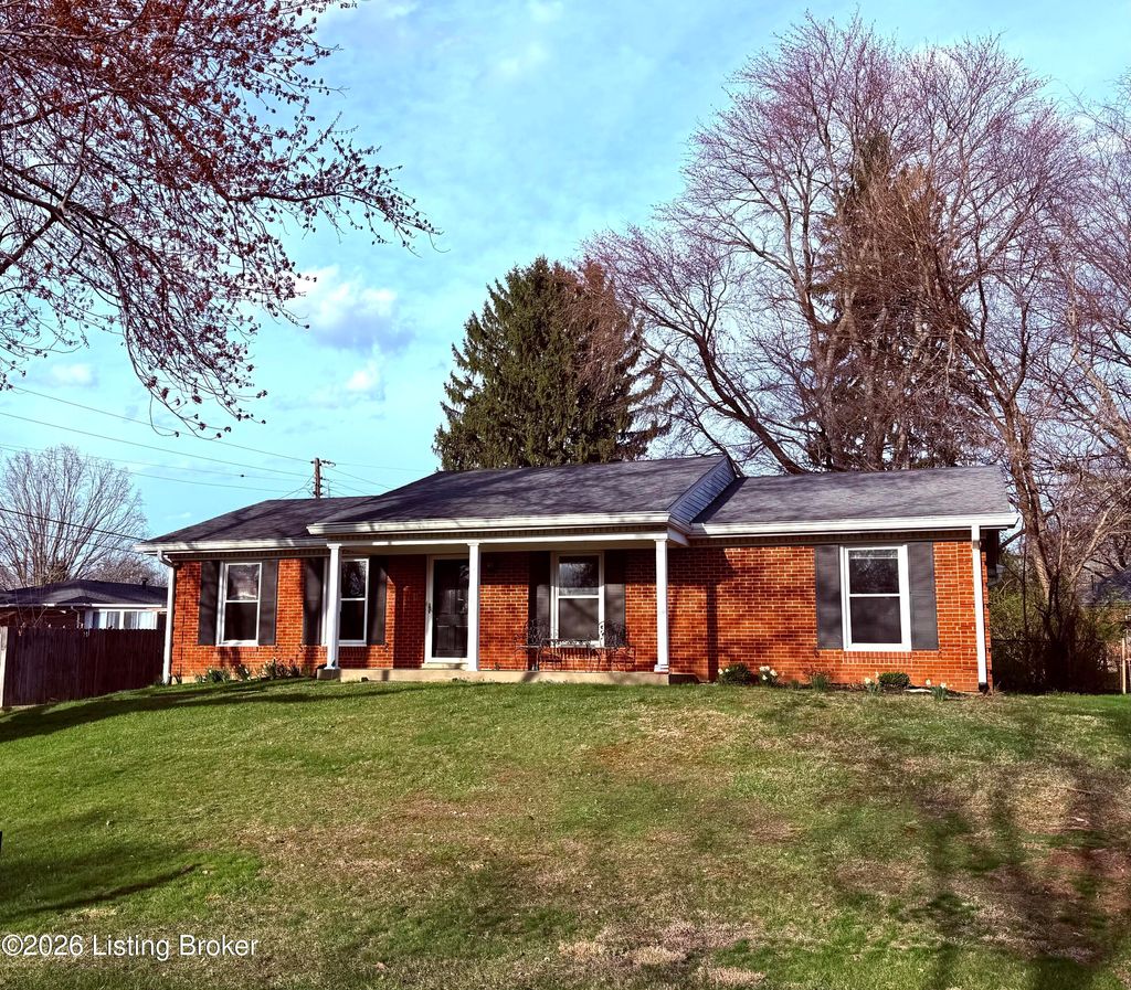 Photo of 2611 Welsford Way, Louisville, KY 40242 (MLS # 1715638)