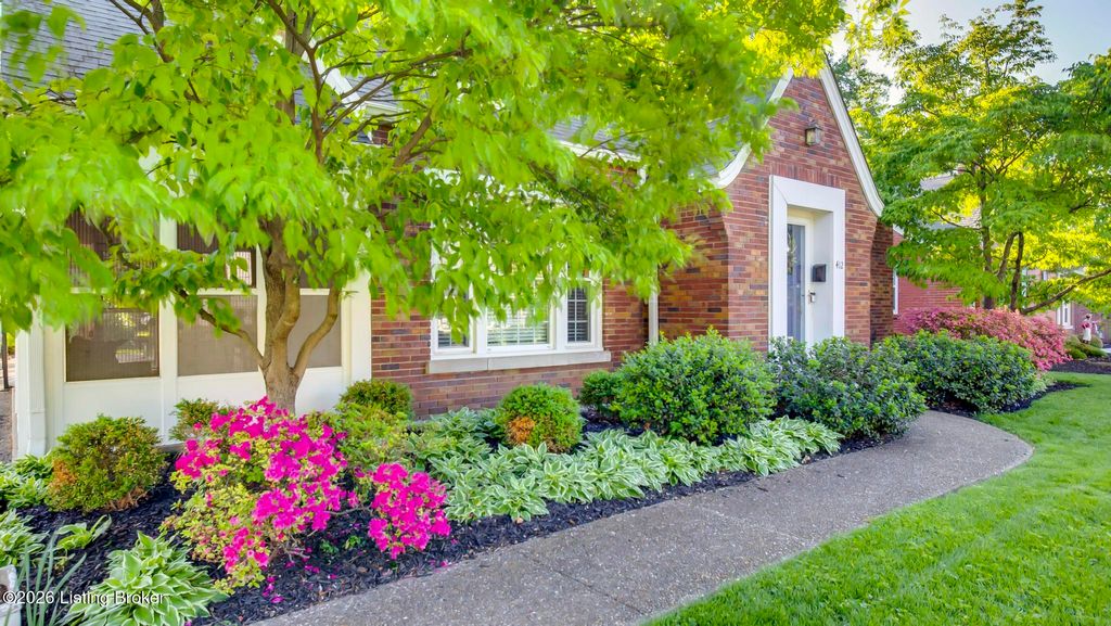 Photo of 412 Oread Rd, Louisville, KY 40207 (MLS # 1715256)