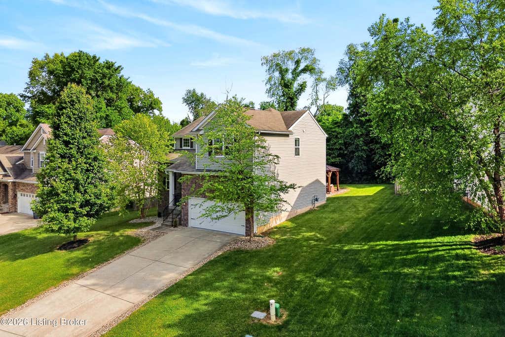 Photo of 9804 Creek View Estates Dr, Louisville, KY 40291 (MLS # 1723011)