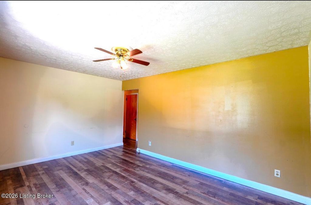 Photo of 3717 Oboe Dr, Louisville, KY 40216 (MLS # 1720979)