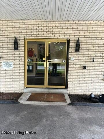 Photo of 165 Thierman Ln #208, Louisville, KY 40207 (MLS # 1721803)