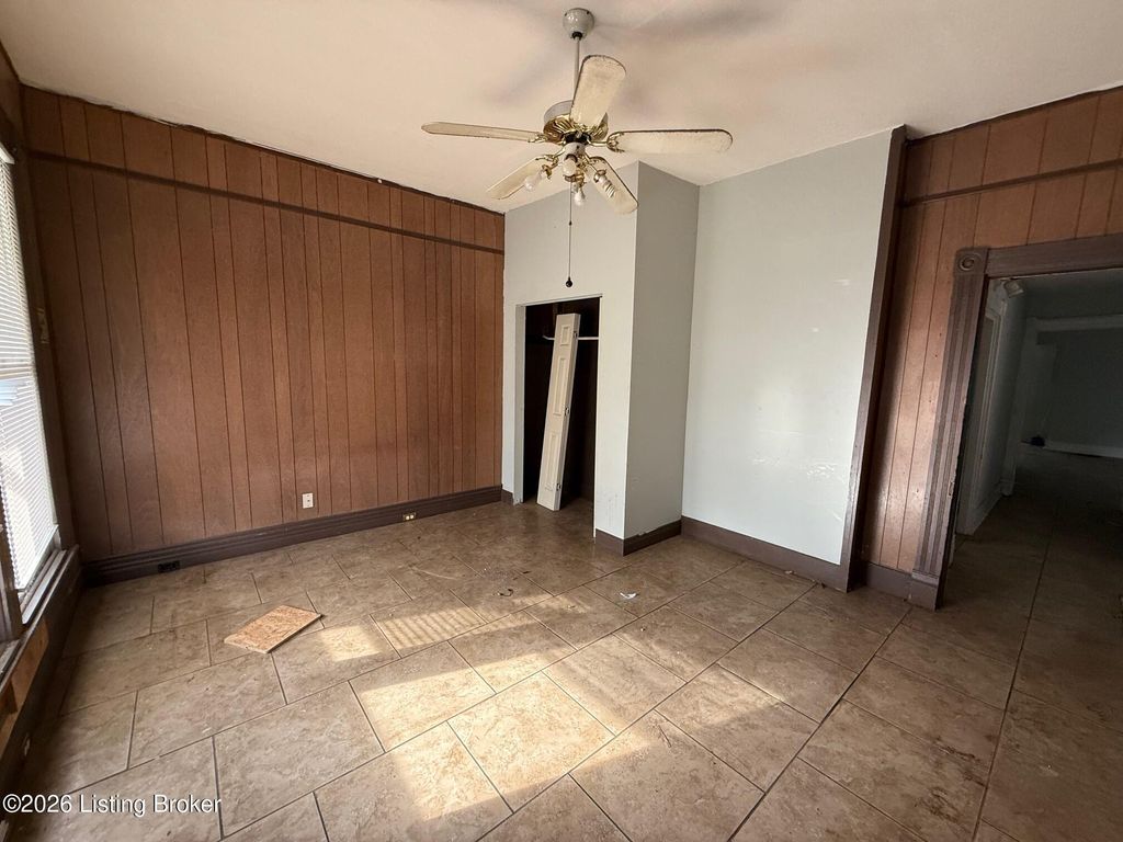 Photo of 2703 Hale Ave, Louisville, KY 40211 (MLS # 1706388)