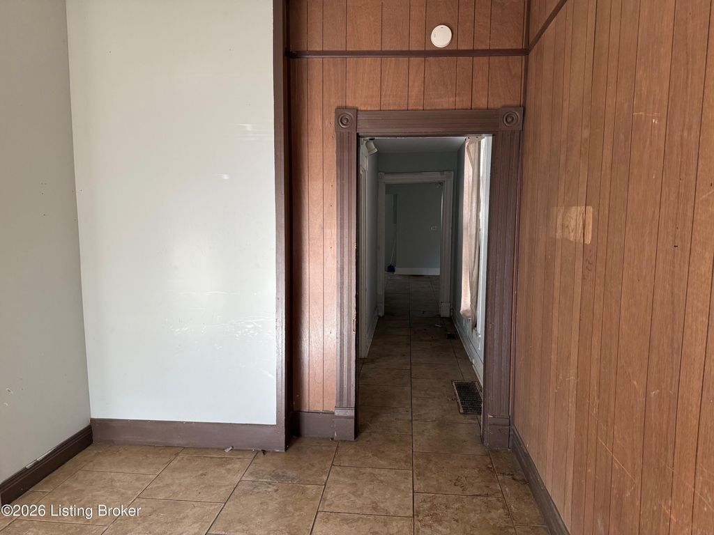 Photo of 2703 Hale Ave, Louisville, KY 40211 (MLS # 1706388)