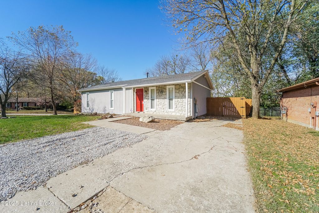 Photo of 7710 Dominique Dr, Louisville, KY 40228 (MLS # 1704967)